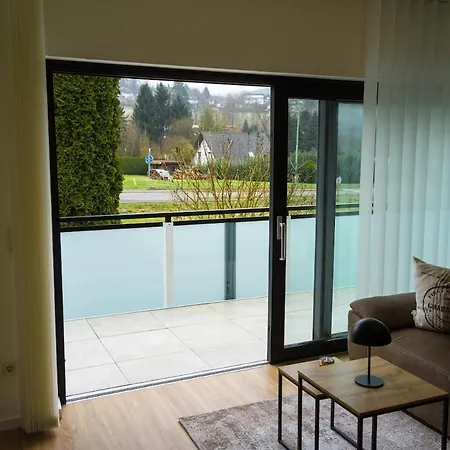 Cozy Apartment With Balcony Apartmán
