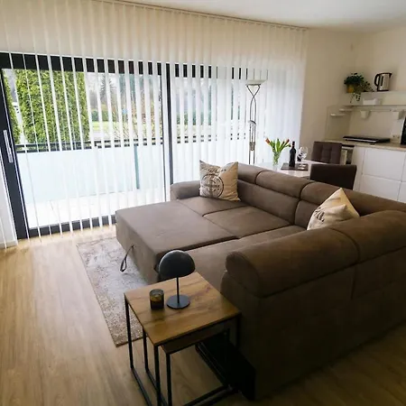 Apartmán Cozy Apartment With Balcony *