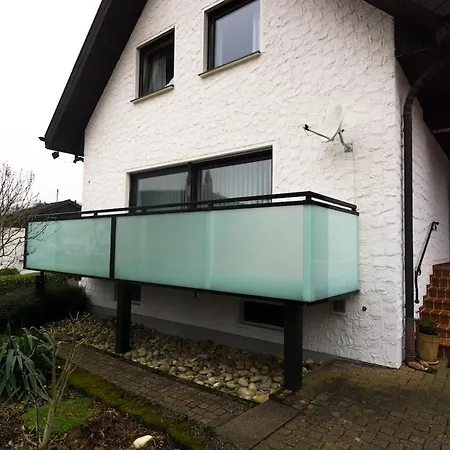 Cozy Apartment With Balcony Apartmán Bergneustadt